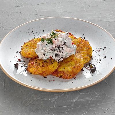 Драники с тартаром из малосоленой кеты в Корчма по цене 350