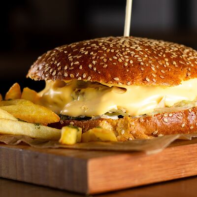 Бургер с курицей в Good Grill по цене 330 ₽
