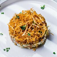 Мимоза с лососем и соусом вителло тонато в Edateca Едатека