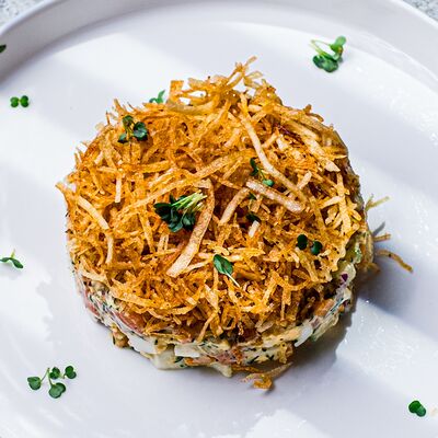 Мимоза с лососем и соусом вителло тонато в Edateca Едатека по цене 690 ₽