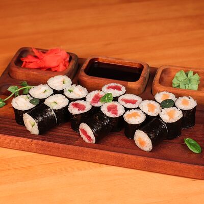 Маки сет в Тот самый бар по цене 800 ₽