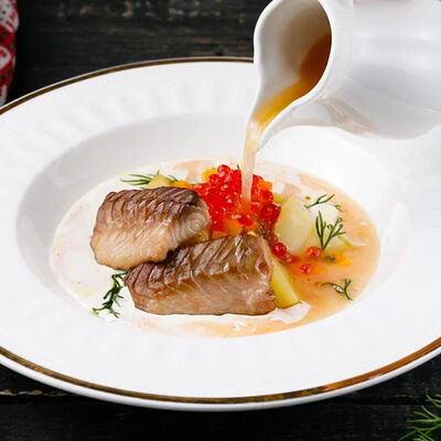 Уха по-царски с икрой и осетром в Славянский базаръ по цене 900 ₽