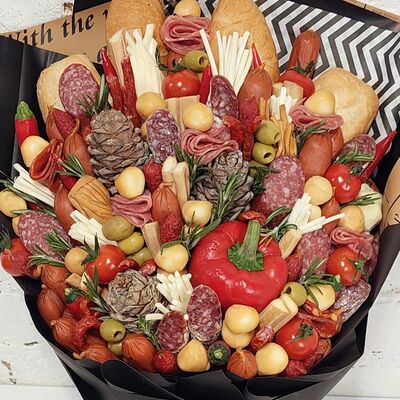 Мужской букет №16 в Buketonline - Съедобные букеты и клубника в шоколаде по цене 9900 ₽