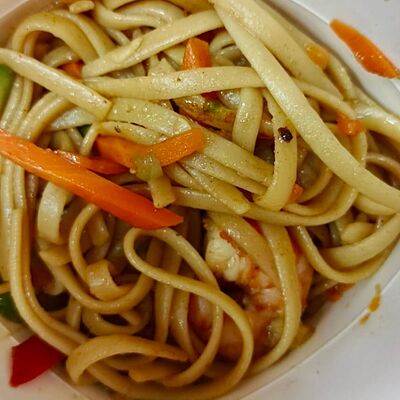 Wok с креветкой в Roll Street по цене 470 ₽