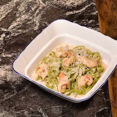 Таглиателли с креветками в имбирном креме в Premium bakery Andre по цене 890 ₽