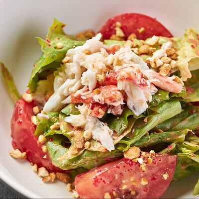 Салат с мясом камчатского краба в По Чесноку по цене 864 ₽