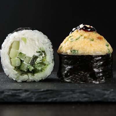 Камерун ролл запеченныйв Loca Pizza по цене 500 ₽