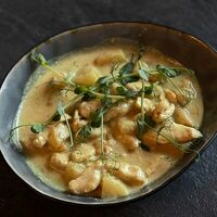 Куриное филе в сливочном соусе с ананасами в Жар-пицца