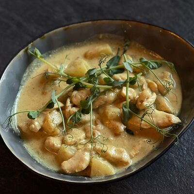 Куриное филе в сливочном соусе с ананасами в Жар-пицца по цене 480 ₽