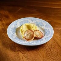 Куриные котлетки с картофельным пюре в Rimski Bistro