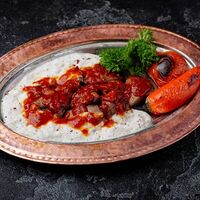 Али Назик в Meat Feast