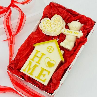Подарочный набор ароматических натуральных свечей Home в Дарите красиво по цене 5190 ₽