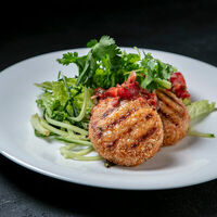 Котлеты из лосося и картофеля батат в Corner Grill