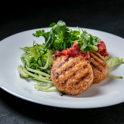 Котлеты из лосося и картофеля батат в Corner Grill по цене 990 ₽