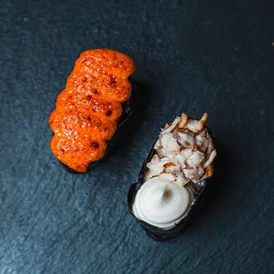 Дуэт Спайси суши с угрём в Pro Azia по цене 350 ₽