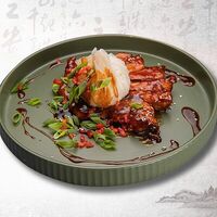 Стейк из свиной шеи в True Asia