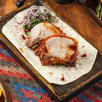Шашлык из cвинoй корейки в Халиф