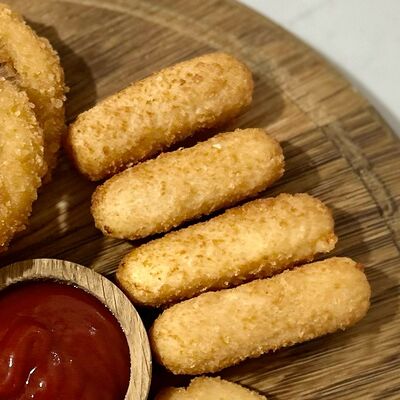 Сырные палочки в ГансРолл по цене 395 ₽