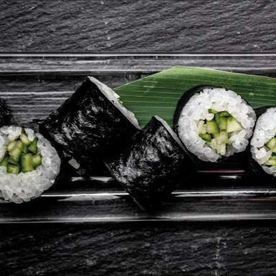 Хосомаки с огурцом в Hanami по цене 415 ₽