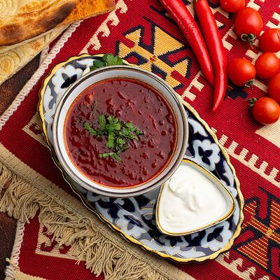 Борщ со сметаной в Анхор по цене 550 ₽