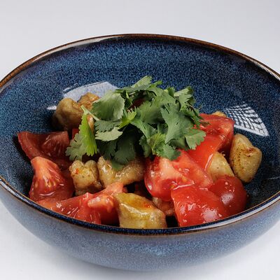 Салат с хрустящими баклажанами в Пинта по цене 1890 ₸