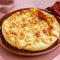 Хачапури с копчёным сулугуни в Bahroma