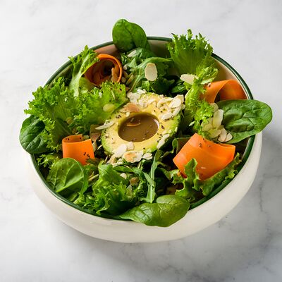 Зеленый салат с авокадо в FOBS по цене 800 ₽