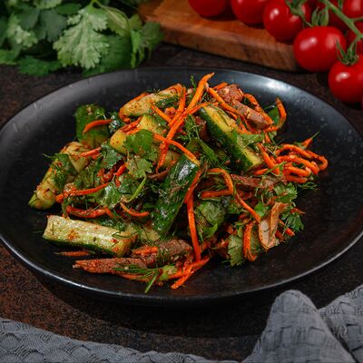 Огурчики с говядиной и морковкой в Райхон по цене 320 ₽