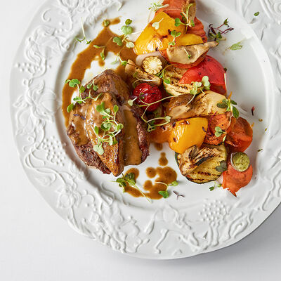 Филе миньон с фуа-гра в Sabor de la Vida по цене 5950 ₽