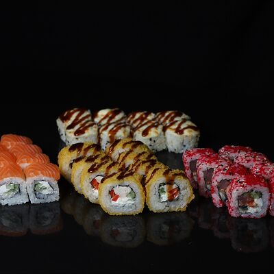 Сет Микс в Sushi Box по цене 1990 ₽