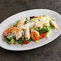 Салат с морепродуктами в Puberty