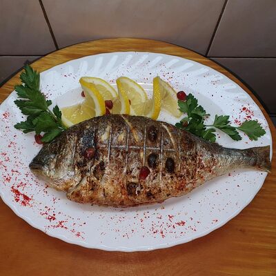 Жареная дорадо в Хинкальная по цене 950 ₽