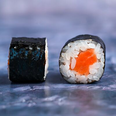 Мини с лососемв Контейнер по цене 300 ₽