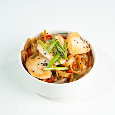 Удон с курицей в ЁБИСАН по цене 909 ₽