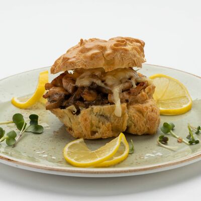 Жюльен с морепродуктамив Room-cafe по цене 590 ₽