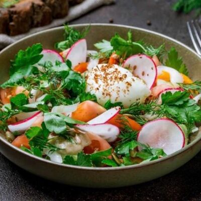 Овощной салат с яйцом и семенами льнав Русский паб по цене 520 ₽