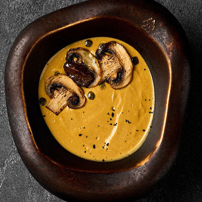 Крем-суп из разных грибов с трюфелем в Urartu по цене 570 ₽