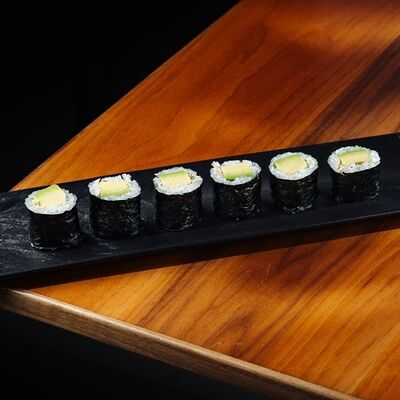 Маки с авокадо в Buba Sushi по цене 590 ₽