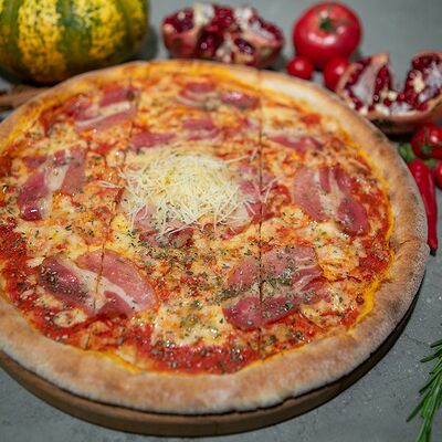 Пицца Карбонара в Пармезан и пури по цене 375 ₽