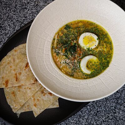 Куриный бульон с домашней лапшой в Sweetheart по цене 460 ₽