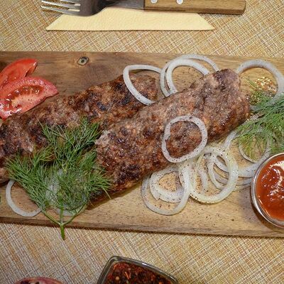 Говяжий люля-кебаб в Mr.Kebab по цене 670 ₽
