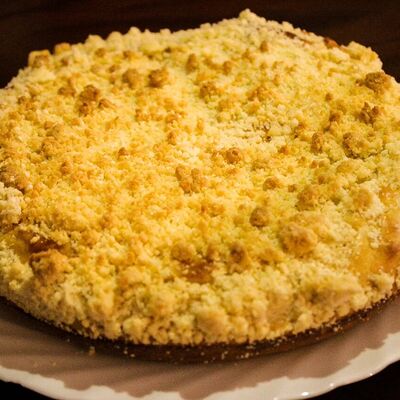 Пирог с яблоком и вишней в Pinot Noir по цене 390 ₽