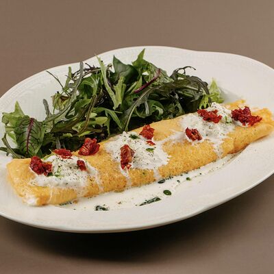 Французский омлет со страчателлой и вялеными томатами в Кими по цене 550 ₽