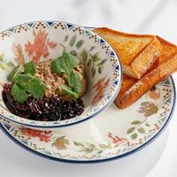 Паштет Су-Вид с бриошью и луковым конфи в Vinch