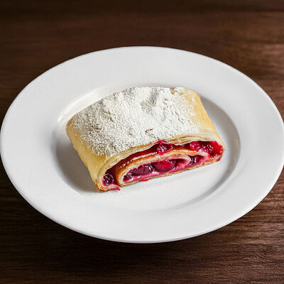 Штрудель вишневый в Арт бульвар по цене 340 ₽