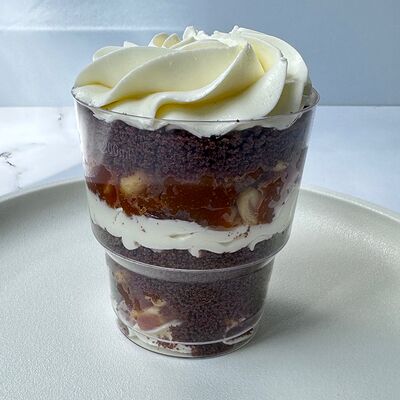 Трайфл Сникерс в Любовь есть по цене 490 ₽