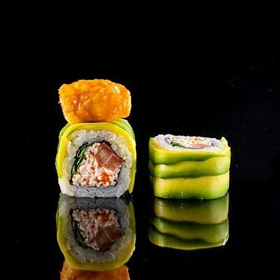 Том ям-ролл в Sushi Ball по цене 855 ₽