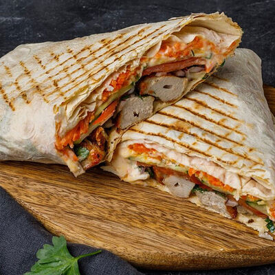 Шаурма из телятины большая в Мангал холл по цене 830 ₽