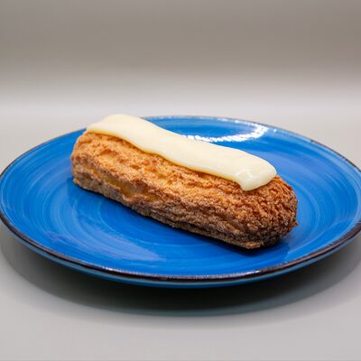 Эклер Ванильный в Organic Coffee по цене 239 ₽