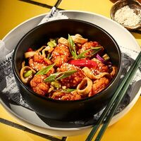 Вок с попкорном из курицы в Bao